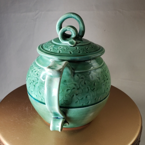 EUC- Handmade teapot in sage-colored glaze - Picture 2 of 9